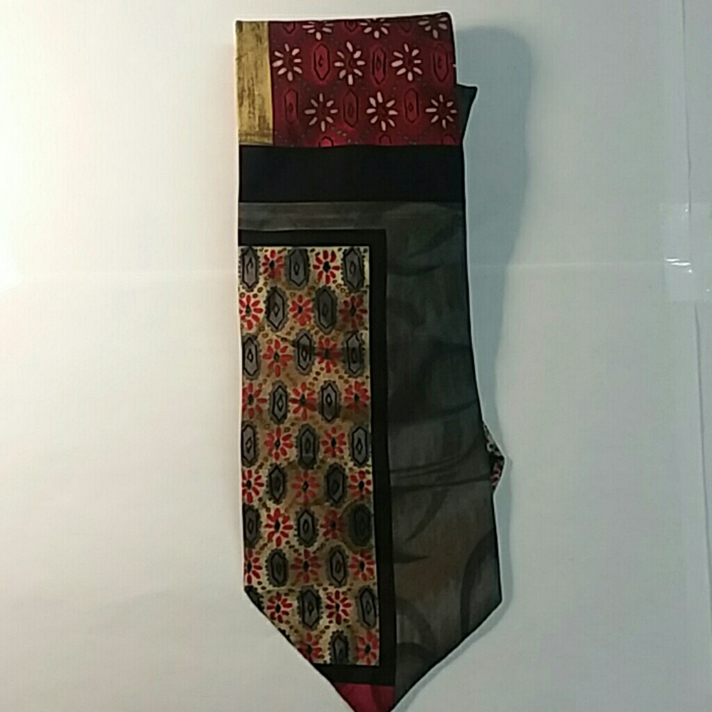 Ketch tie Like New